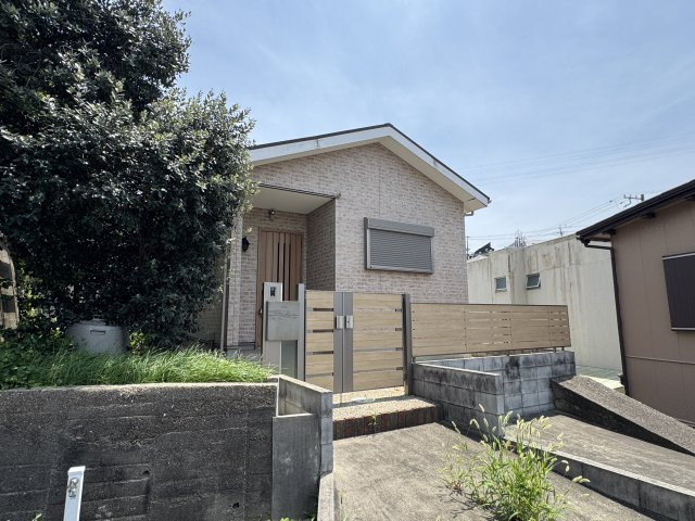 明石市朝霧東町１丁目戸建の外観