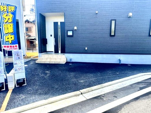 阪南市箱作第3　2号棟のその他|玄関前の駐輪場スペース