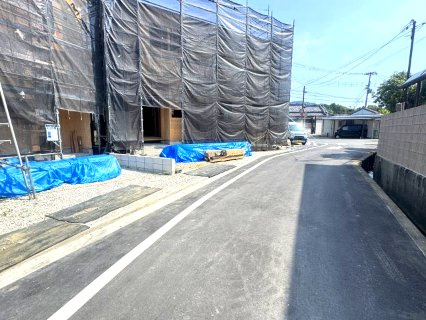 阪南市箱作第3　2号棟の前面道路含む現地写真