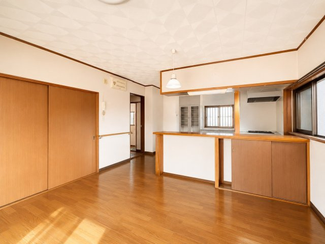 甲賀市甲南町新治の居間・リビング