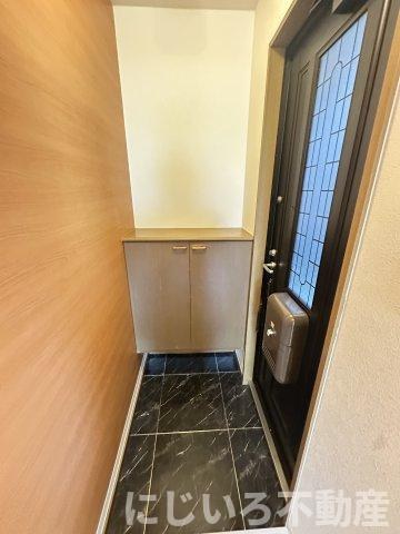 ハーバービュー金磯Dの玄関