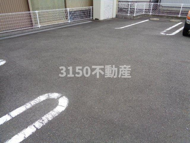 ウィッシュの駐車場|駐車場があります