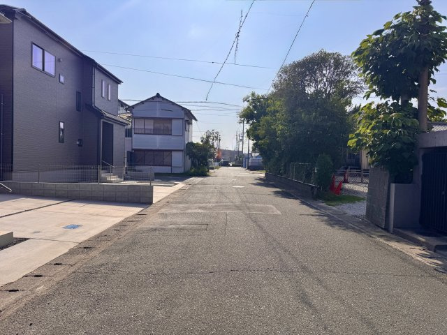 ハートフルタウン頭陀寺町の前面道路含む現地写真|物件前の道路になります。