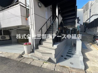 【エントランス】 | レジデンスオザキ | レジデンスオザキ　は三都市アース中延店へお任せください！　ご内覧可能なお部屋は物件現地お待ち合わせご案内可能です！