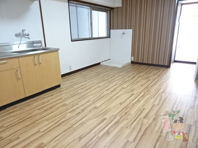 弓之町ビルの居間・リビング