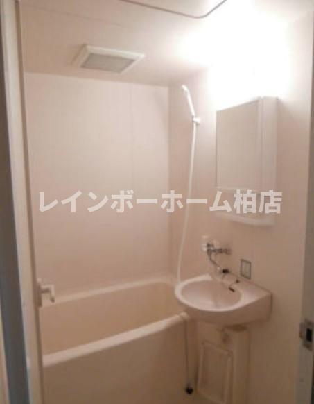 特典：仲介手数料が無料です!!の浴室
