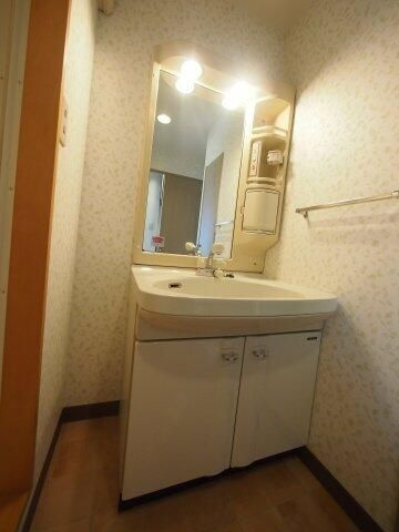 横浜市瀬谷区阿久和南４丁目の賃貸マンションの洗面所