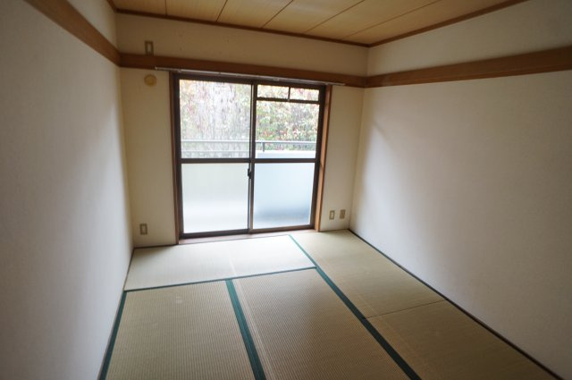 ひかりコーポの和室|クリーニング前です