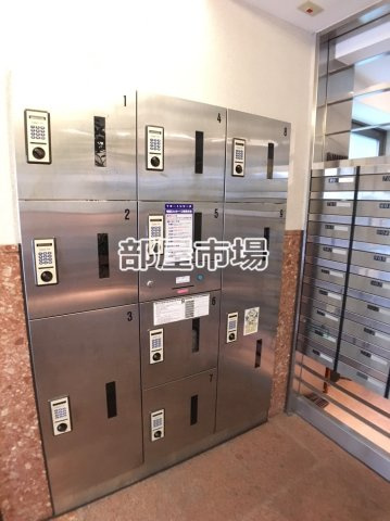 クイーンズレゾン新御徒町のその他共用部分|宅配ボックス
