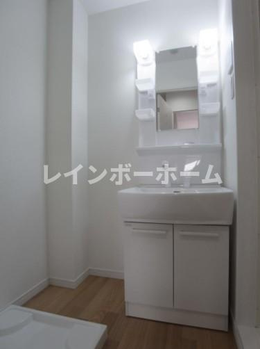 プレシャスヴィラ松戸の洗面所|広い洗面スペース