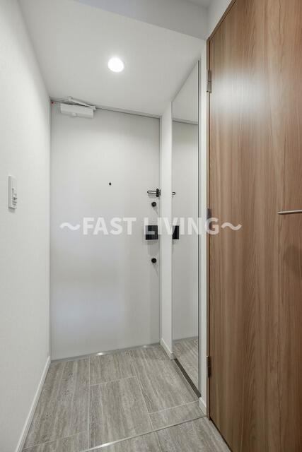 コスモグラシア新宿西早稲田の玄関