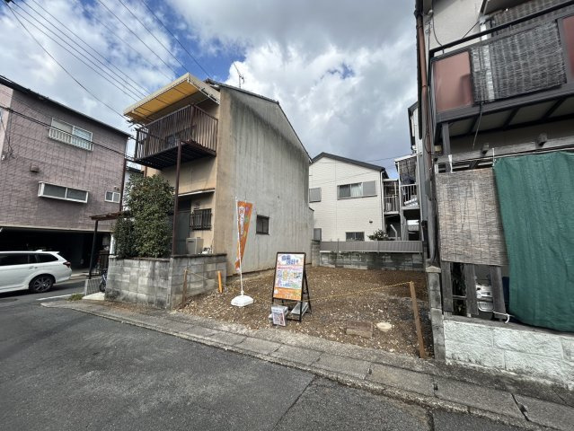 太秦西蜂岡町　新築参考プランの前面道路含む現地写真|徒歩圏内にお買い物施設や教育施設に揃っております！（R8.1撮影）