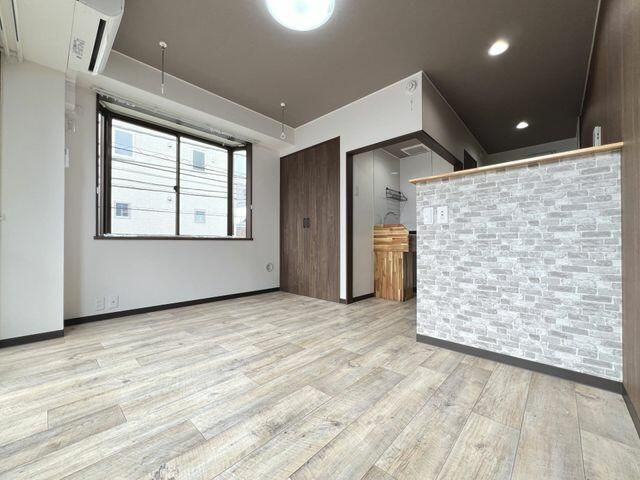 正道マンション（久保町）の居間・リビング