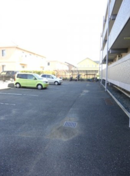 フォレスト小森野の駐車場|駐車場完備です