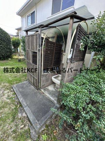 国分ガーデンハイツH棟のエントランス|清潔なエントランスです