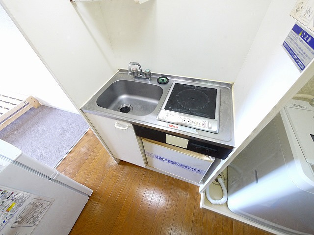 レオパレス法華寺のキッチン|コンパクトなキッチンで掃除もラクラク
