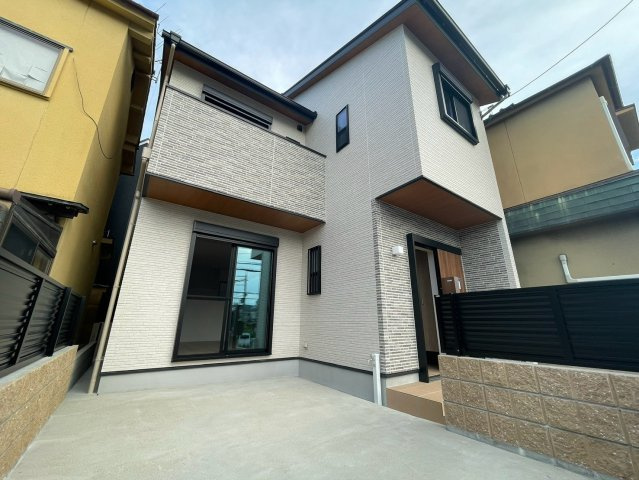 太秦朱雀町の外観