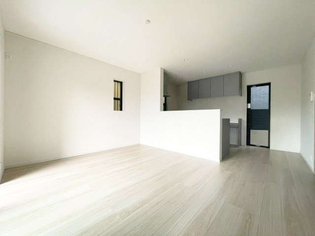 太秦朱雀町の居間・リビング