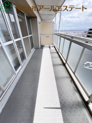 Mプラザ加古川五番館　　山陽電鉄「浜の宮駅」徒歩7分のバルコニー