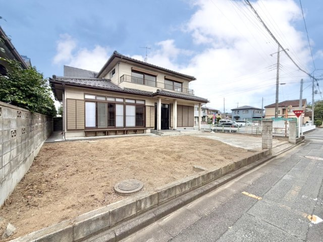 【中古戸建】行田市駒形1丁目の外観|■外観｜庭付き一戸建てならお子様やペットが走り回っても大丈夫！伸び伸びと遊び、過ごすことができます♪