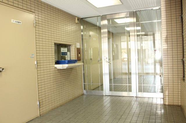 グレイスコート京王多摩川のエントランス