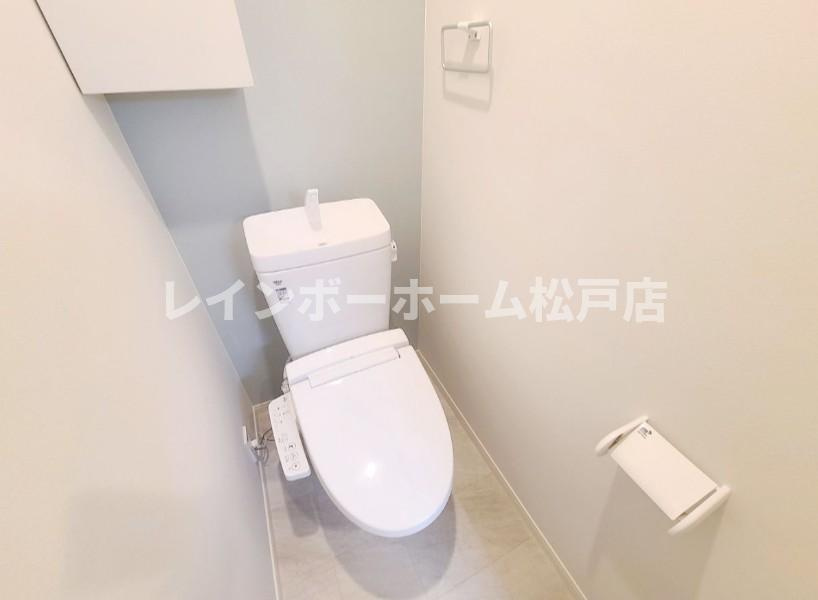 Re:NK（リンク）のトイレ|落ち着いた色調のトイレです