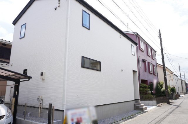 越谷市大沢 新築分譲住宅の外観