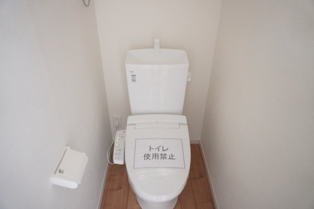 越谷市大沢 新築分譲住宅のトイレ|2階