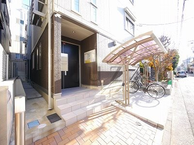 ジャルディネットKのエントランス