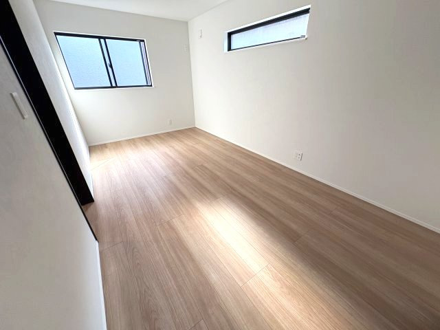 戸田市笹目7丁目　新築戸建ての洋室|2階洋室：8.3帖
