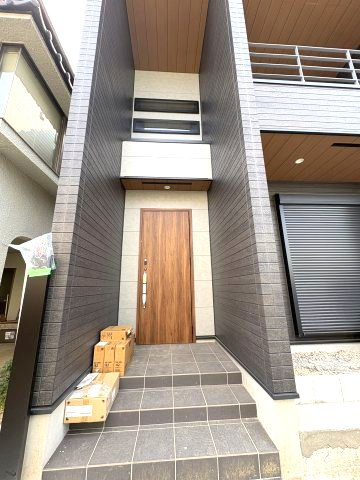 戸田市笹目7丁目　新築戸建ての玄関