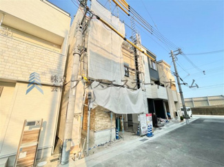 【前面道路含む現地写真】 | 兵庫区吉田町2丁目新築戸建 | リビング階段を採用♪ご家族の様子を感じながら暮らせます♪
広々ウォークインクローゼットあり♪