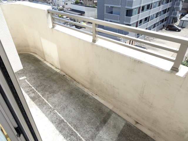 パルテノン新田のバルコニー
