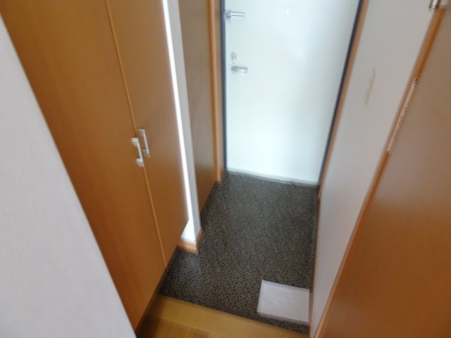 パルテノン新田の玄関