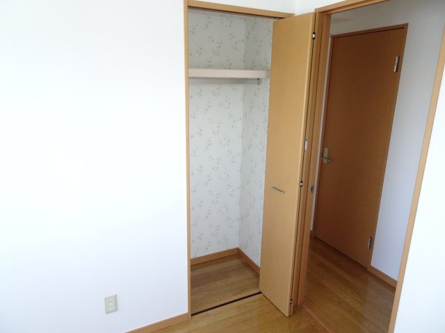 パルテノン新田の収納