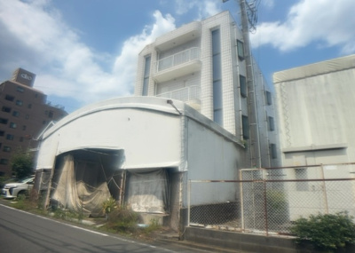 【外観】 | ホテル ラ・ステラ（相原の宿） | 最寄り駅が近いなどの交通アクセスが良い土地だと暮らしやすいですよね。通勤・通学の観点から土地を選ぶことも大切です！自身や家族のライフワークからあったの物件を探しましょう！当社営業がお力になります！