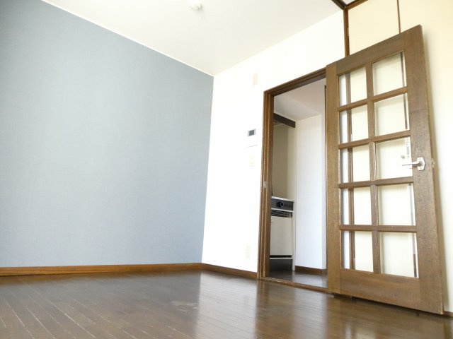春日部市南３丁目のアパートの居間・リビング