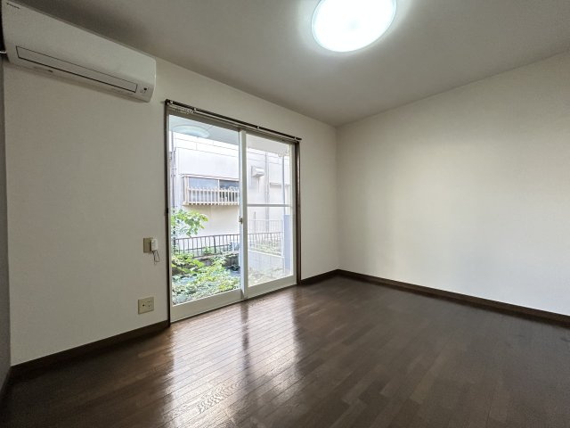 春日部市南３丁目のアパートの洋室
