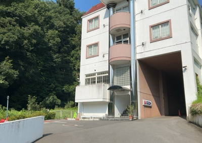 【外観】 | 寸沢嵐事業用 | 物件の詳細については、現地を見てわかること以外に、役所や法務局などで調べないとわからないことがあります。そのため、現地に行く場合は、もしこの物件を買ったらどのような生活ができるかをイメージしましょう。