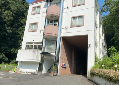 【外観】 | 寸沢嵐事業用 | 隣家の土地はどうなっているのか、生活利便施設が近くにあるのか、学校まで近いかなど、お客様のライフスタイルにあわせたイメージが重要です。また、近くにあると困る施設が近くにないかも確認するといいでしょう。