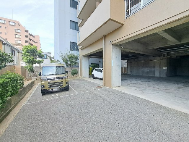 NEOダイキョー甲子園Ⅱの駐車場