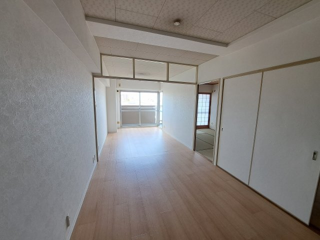 NEOダイキョー甲子園Ⅱの居間・リビング