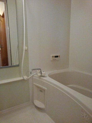 熊本市北区植木町山本のアパートの浴室