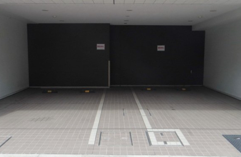 ラ・コスタ新宿余丁町の駐車場
