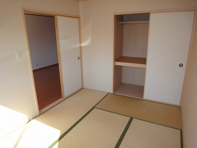 フルハウスA棟の和室