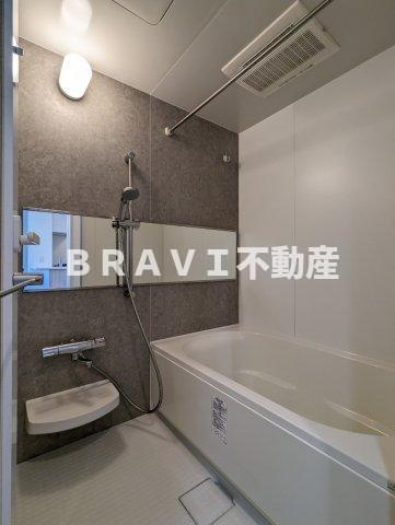 Premiere Maison　BRAVI不動産の浴室|【Premiere Maison】広いお風呂です