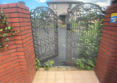 【防犯設備】 | 宇津木町新築戸建 | 当然のことではありますが、オートロックやセンサーライト、ホームセキュリティーなどの防犯設備があれば、小さいお子様がいるご家庭も安心ですよね！まず物件購入の際は、防犯設備もチェックするようにしましょう。