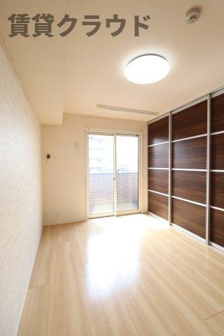 ラテルの洋室|明るい洋室です