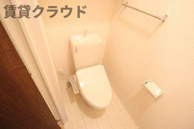 ラテルのトイレ|ゆったりとした空間のトイレです