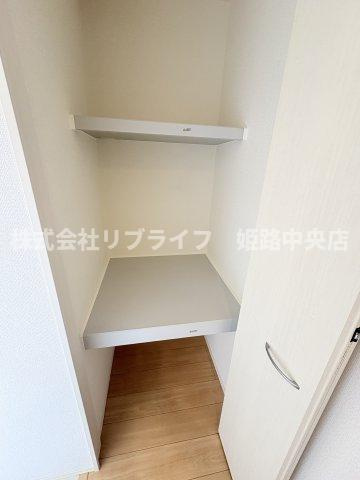 メゾン　クレール ２番館の収納